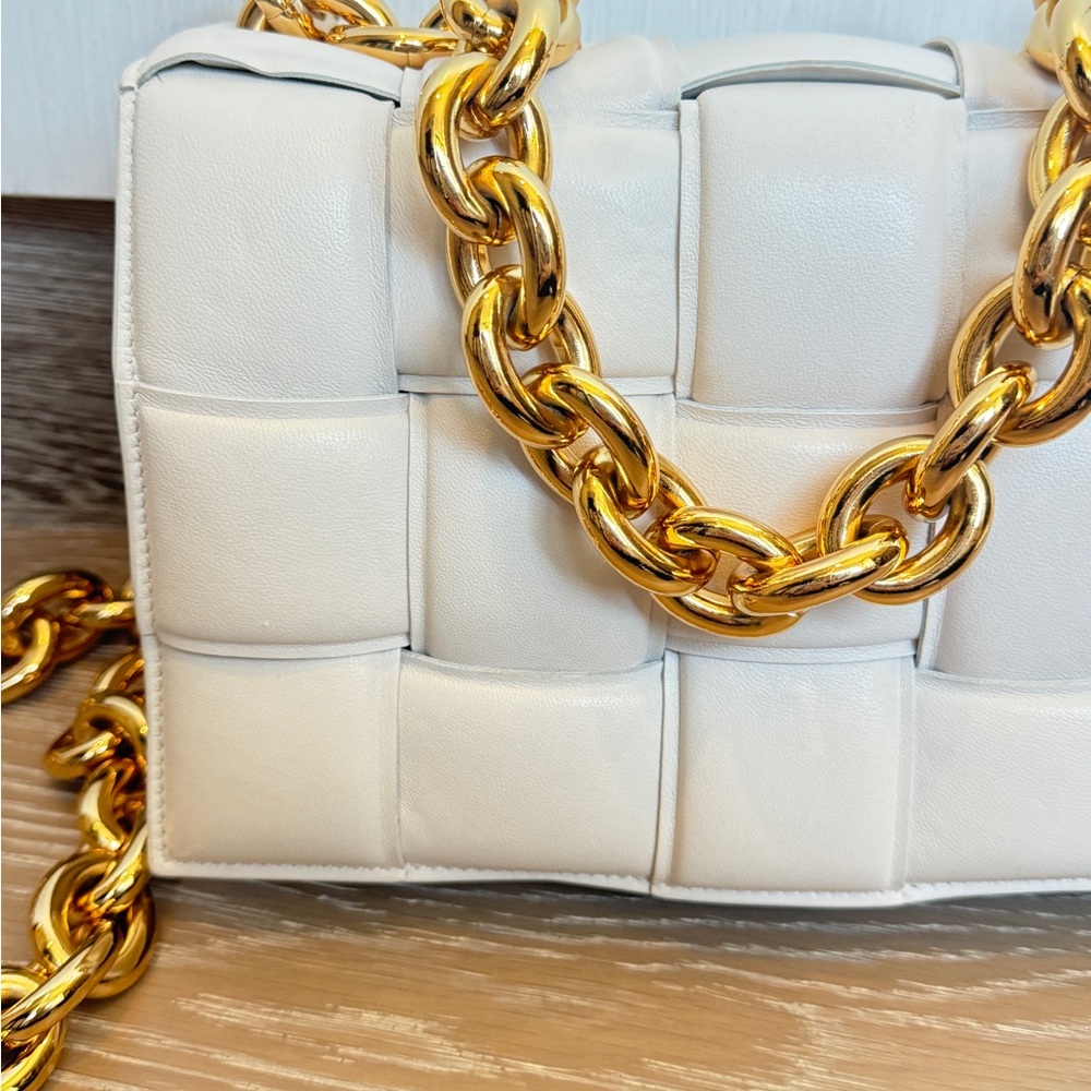BOTTEGA VENETA Lambskin Maxi Intreccio Padded Chain Cassette Crossbody Bag Chalk - Picture 13 of 15